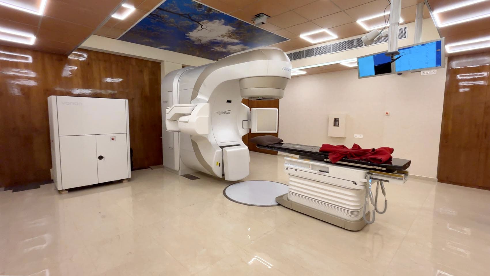 Linear Accelerator Machine in Jabalpur | Varian VitalBeam (LINAC): Apollo JBP Hospitals